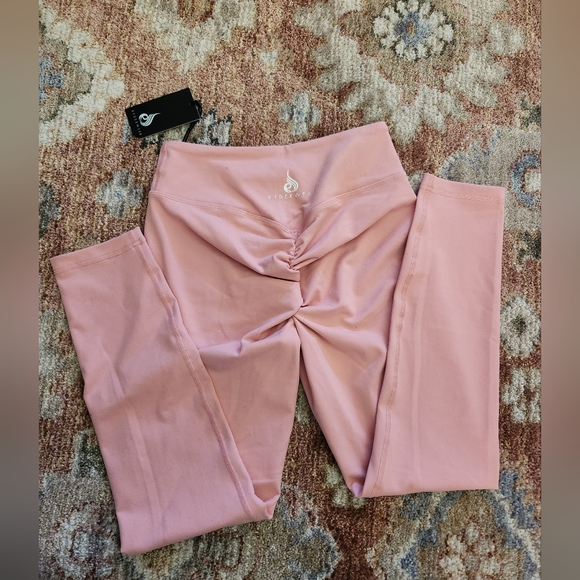 Ryderwear Pink Leggings for Active Comfort - Picture 2 of 2